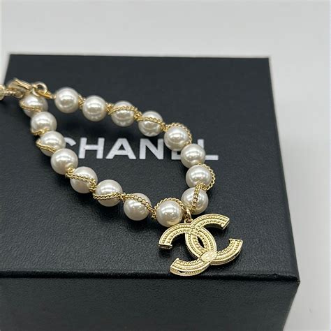 chanel pearl bracelet 2013|Chanel bracelet price.